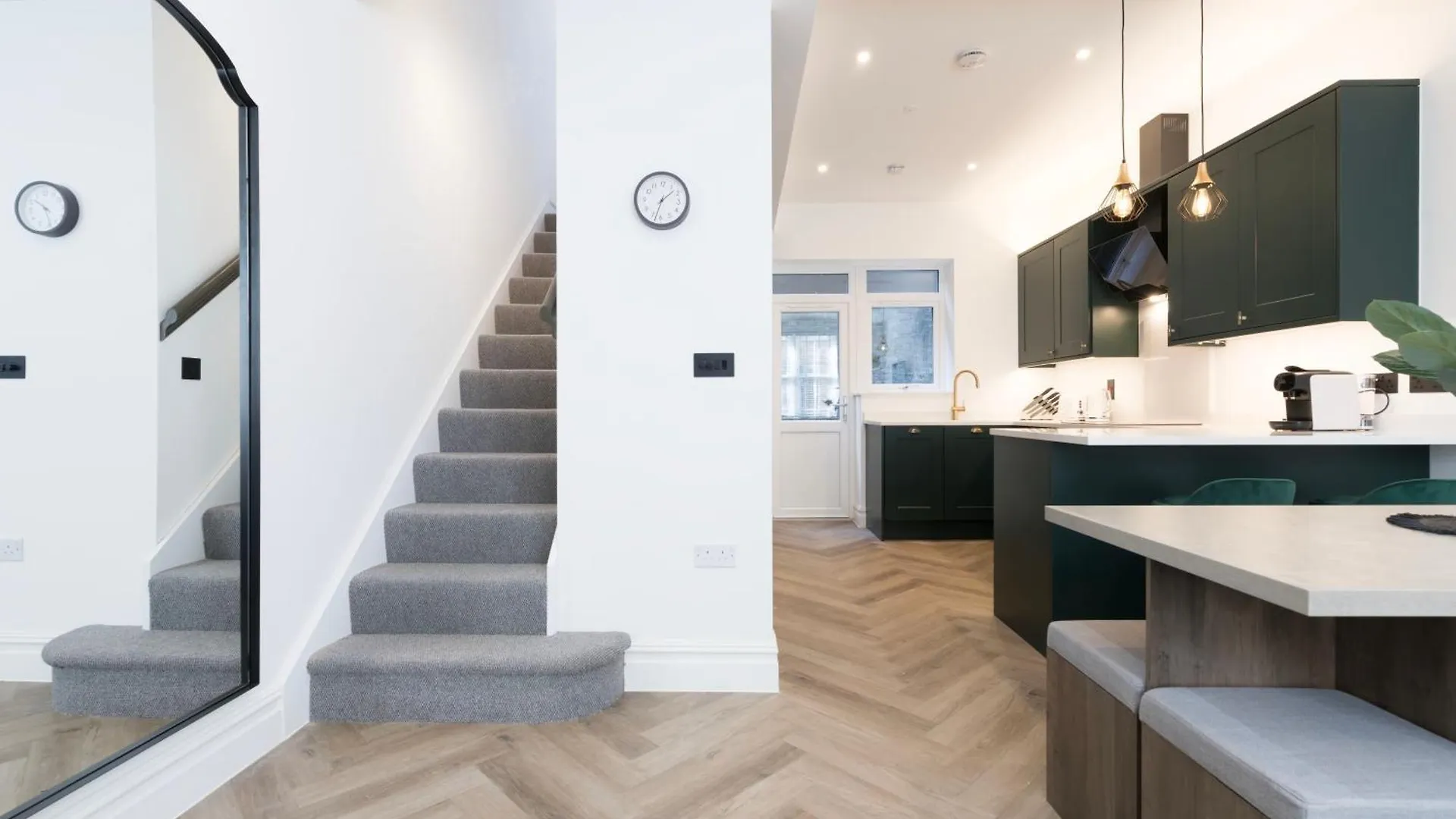 The Royal Whitechapel Apartman London 0*,