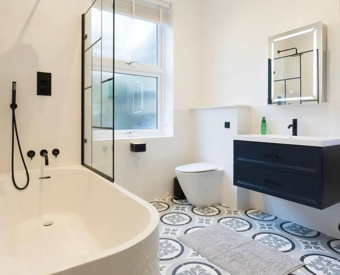 The Royal Whitechapel Apartman London 0*,